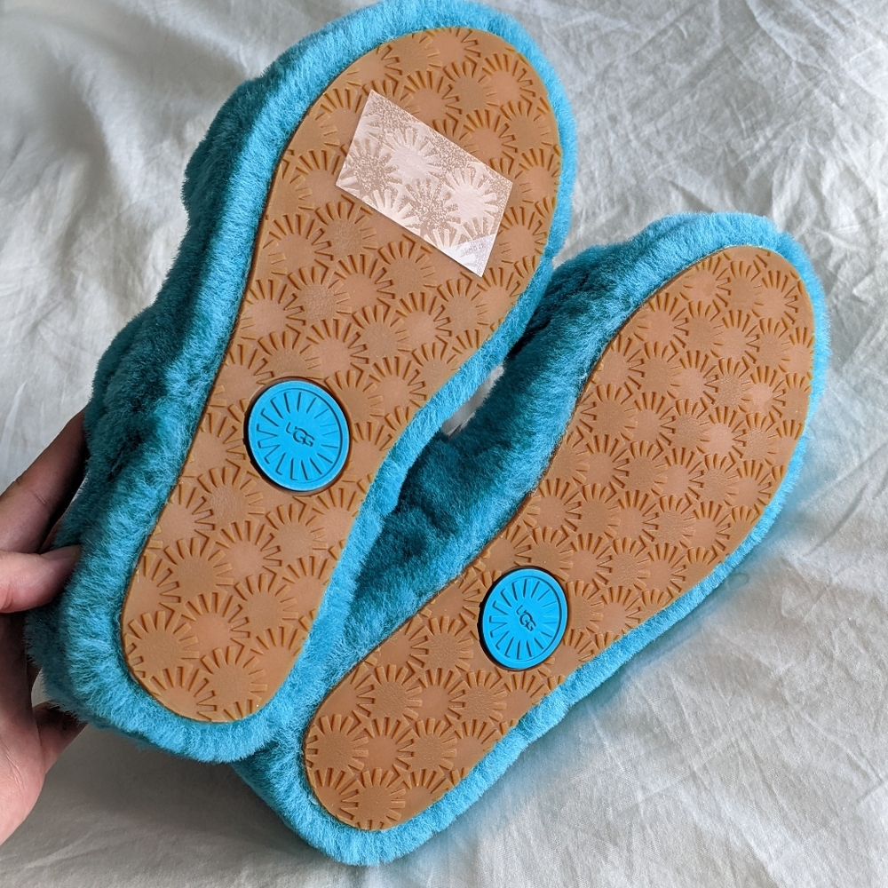 ๐ NWT Ugg sandals - Picture 6 of 7
